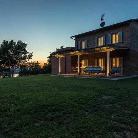 Mugnanesi Sleeps 6 Binami
