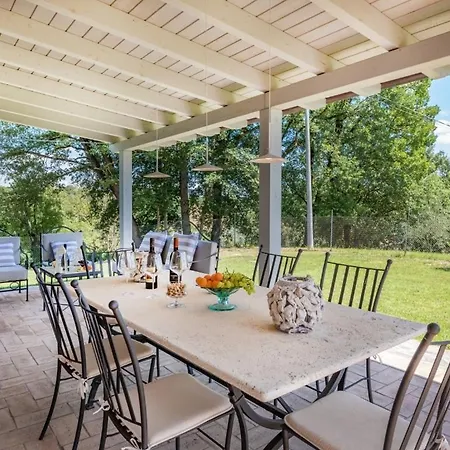 Mugnanesi Sleeps 6 Villa Binami