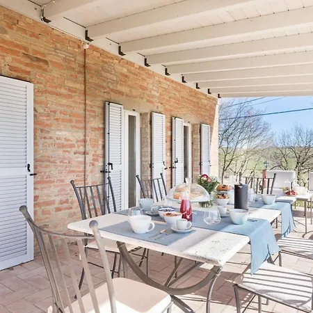 Mugnanesi Sleeps 6