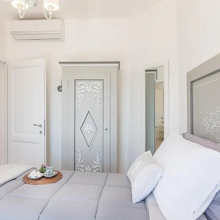 Mugnanesi Sleeps 6 Villa
