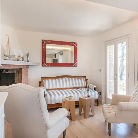 Mugnanesi Sleeps 6 Binami