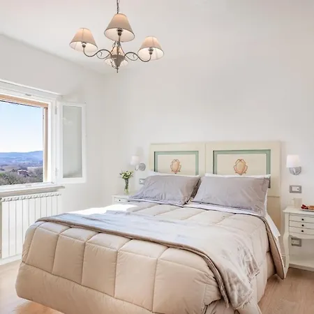 Mugnanesi Sleeps 6 *