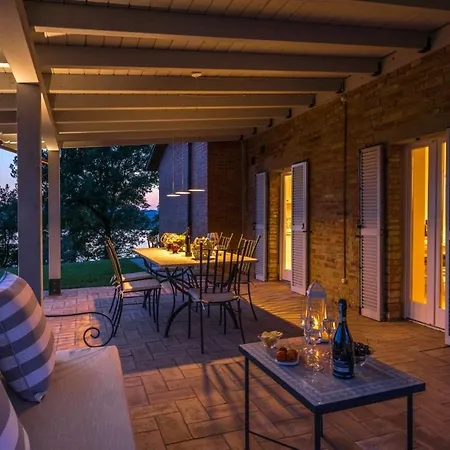 Villa Mugnanesi Sleeps 6 Binami